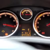 Painel de instrumentos tradicional analógico para automóveis com velocímetro e tacómetro mecânicos